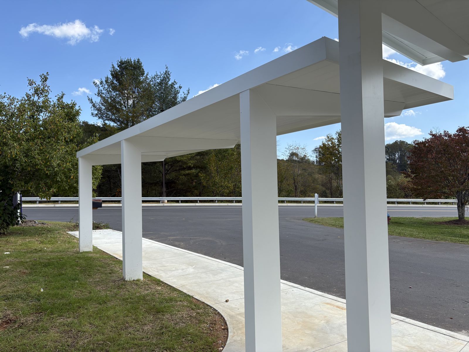 Burnsville Elementary School — Cantilever Walkway Canopy (4/5)