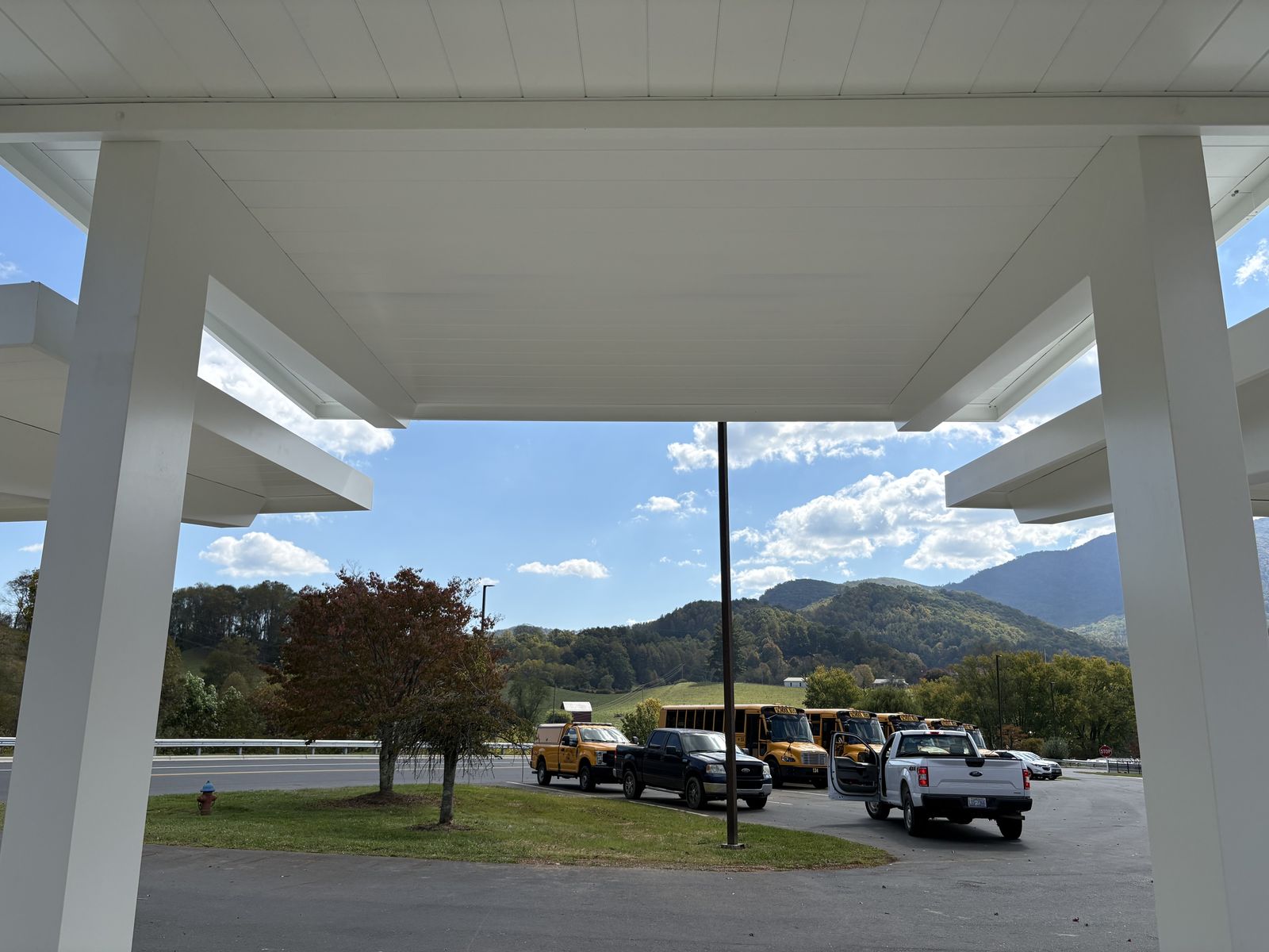Burnsville Elementary School — Cantilever Walkway Canopy (5/5)